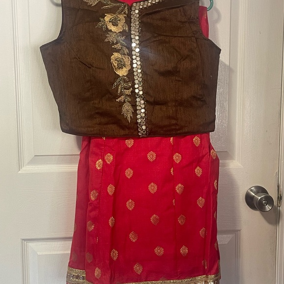 Choli suits - Picture 2 of 2